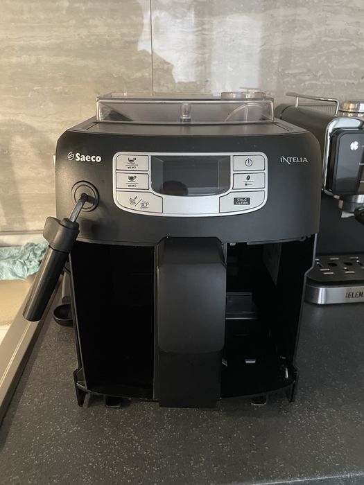 Expresor Saeco Intelia