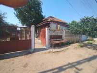 Casa de vinzare la intrare in com.cervenia