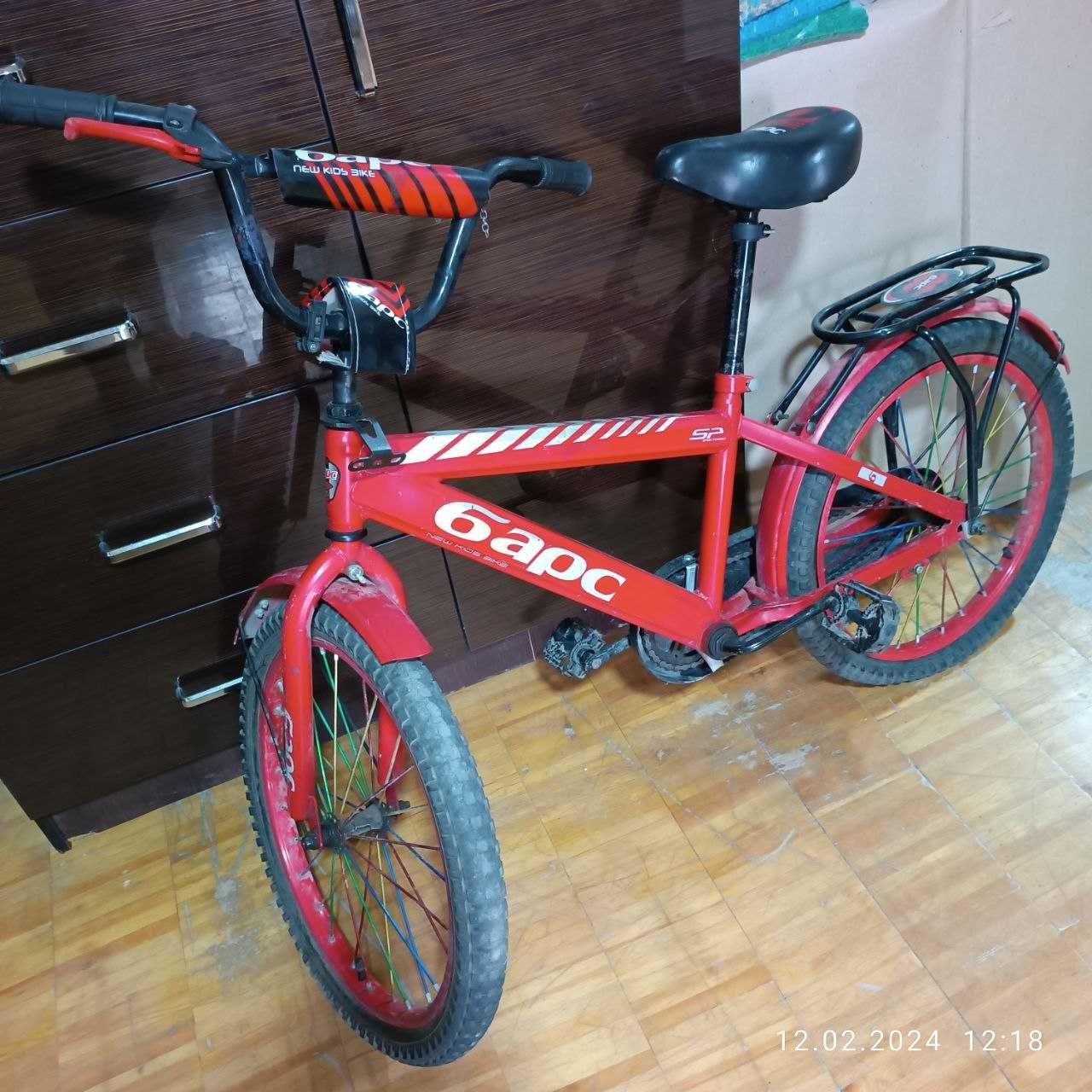 Велосипед детский красный