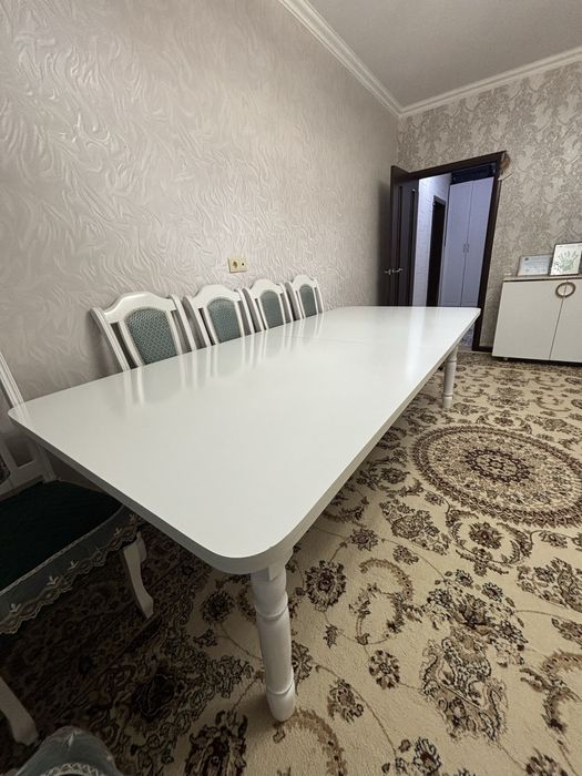 Продается обеденный стол