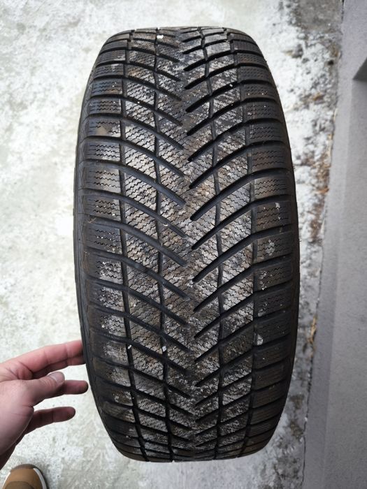 4 бр. Гуми + джанти Touareg 235/60-18 Дот 23