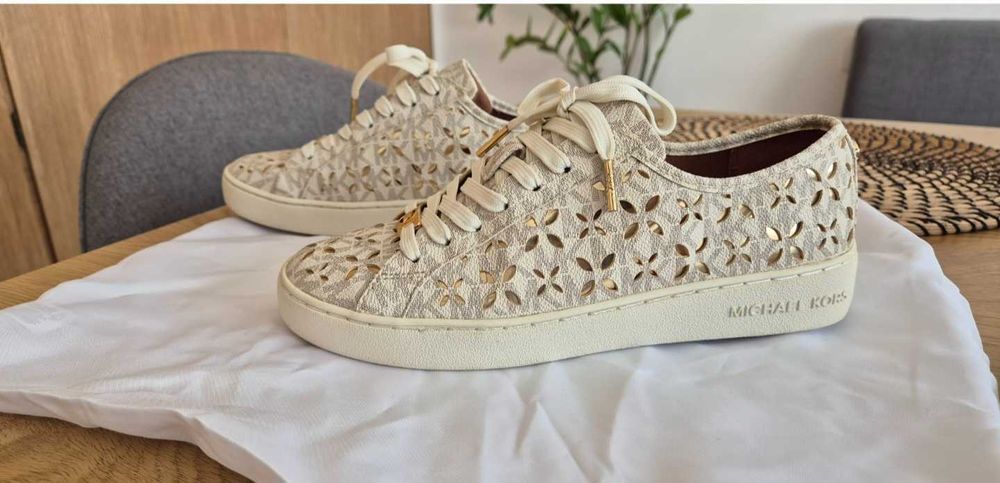 Оригинални обувки MICHAEL KORS