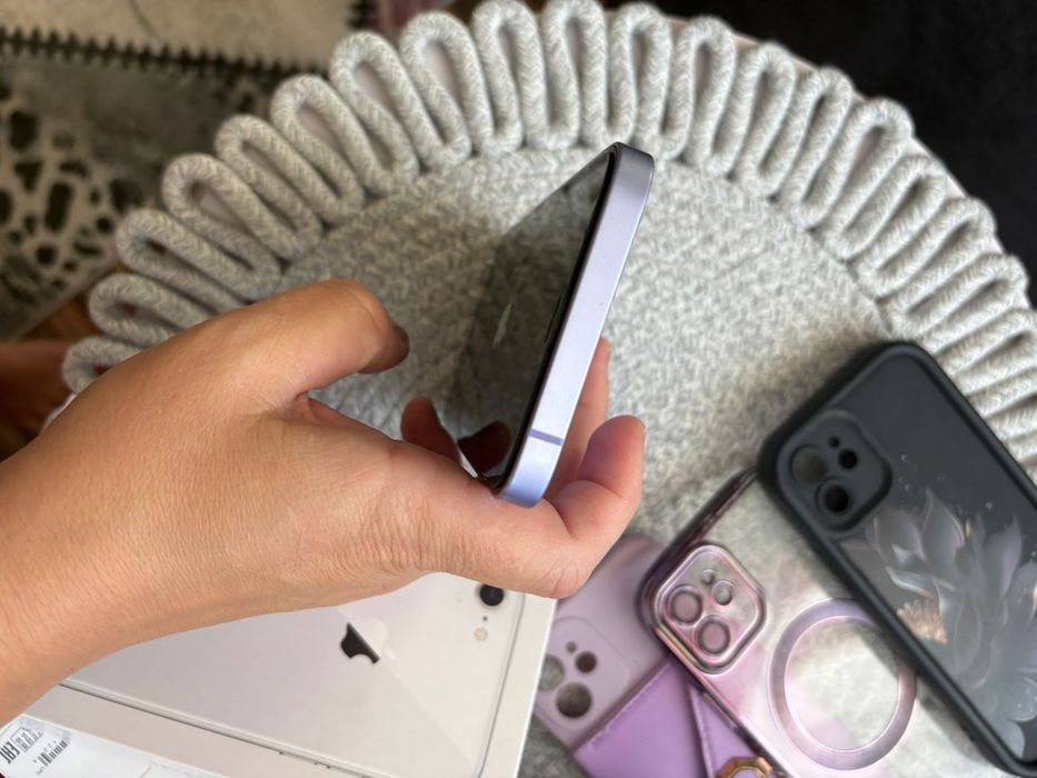 Vând  telefon iPhone 12
