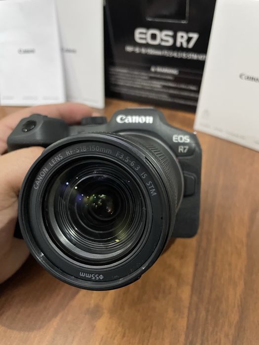 Canon R7 kit + canon rf 35mm 1.8 + dji rs 4 mini gimbal