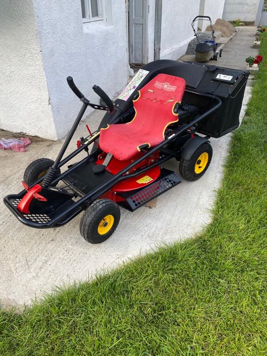 Tractoras - kart de  tuns iarba