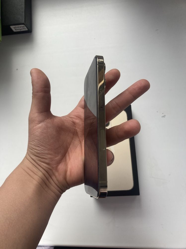 Продам Iphone 13 pro