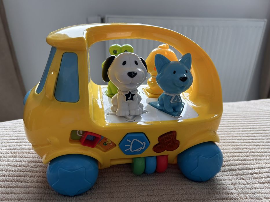 Masinuta cu 4 animale, sunete si lumini