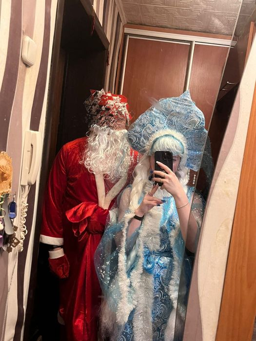 Продам два костюма