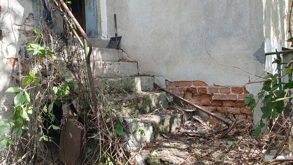 Продавам имот в с. Голец, област Ловеч