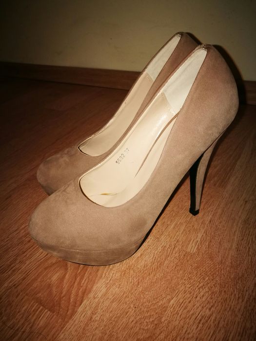 Pantofi crem marimea 37