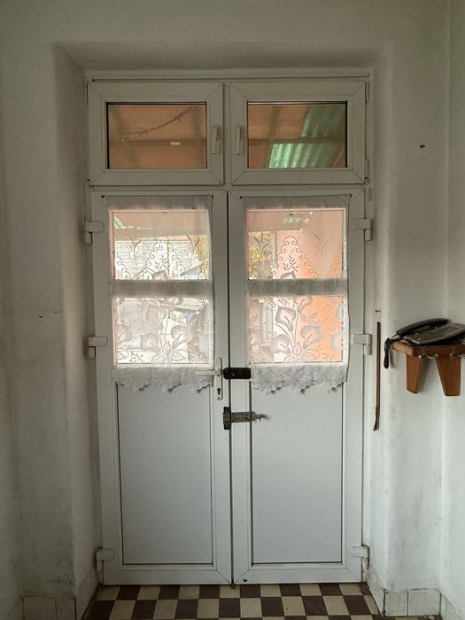 Usa alba dubla de termopan in stare foarte buna