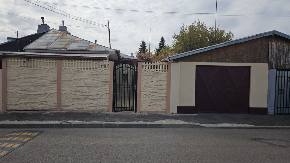 Casa de vânzare, zona Rahova, str Sandulita