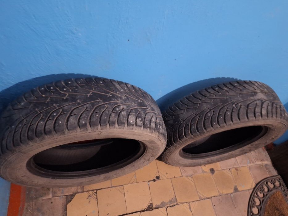Авто-Шины 2 штуки,  10000 тенге каждое.