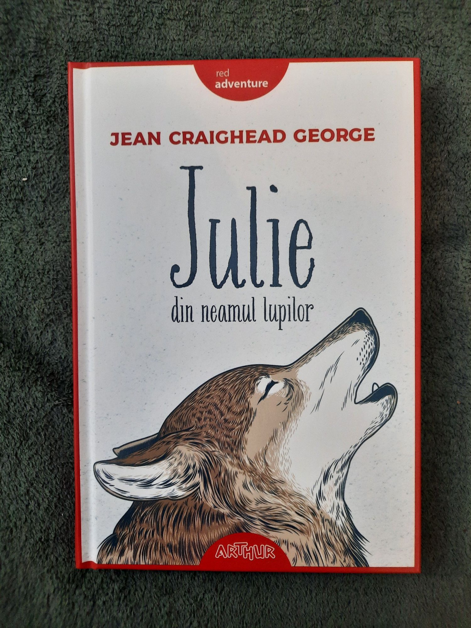 Carte Julie din neamul lupilor