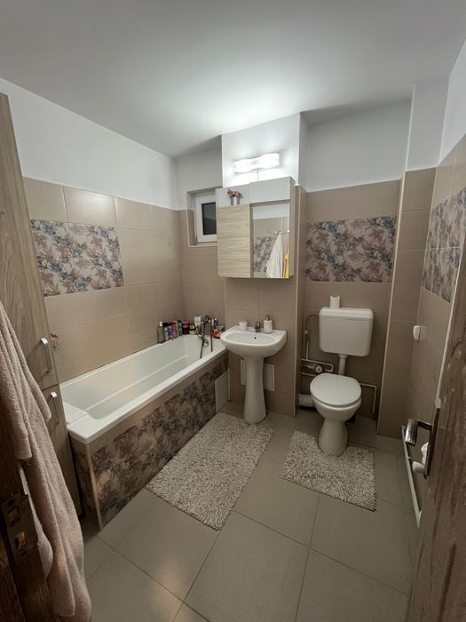 Inchiriez apartament 2 camere Central Pitesti