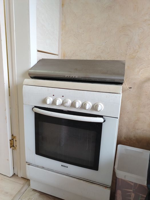 Продам бу Газплиту, Стулья, Вытяжку, Люстры,