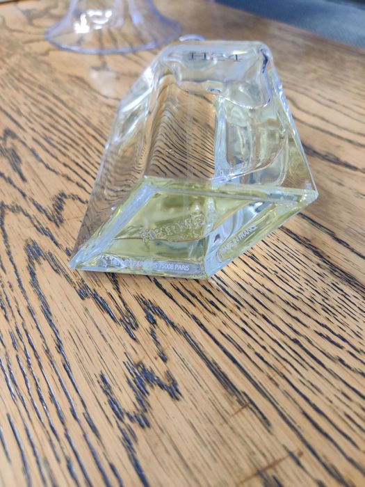 Продам туалетную воду.