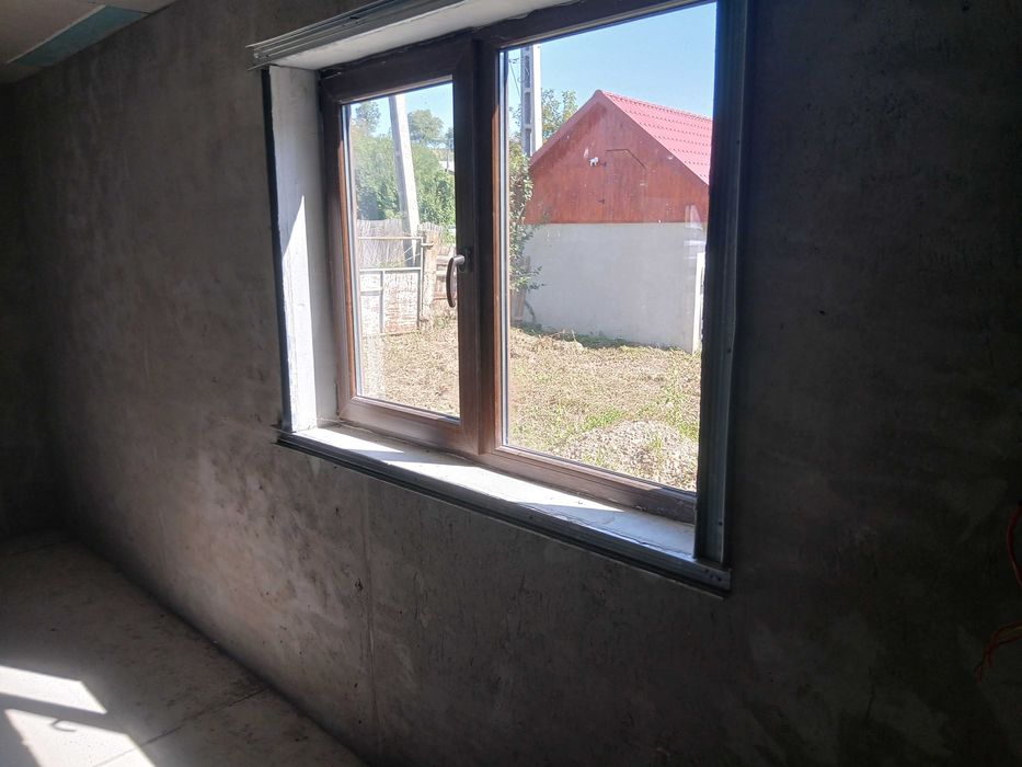 Casa la gri,construita recent 2023,din bca