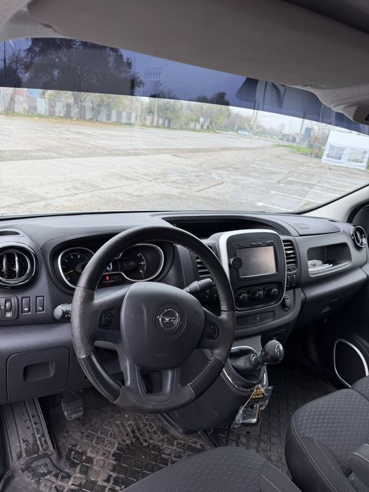 Opel vivaro model 2016, Alb