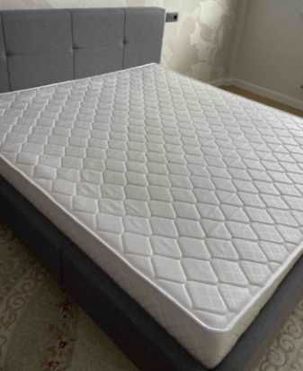 Кровать с матрасом