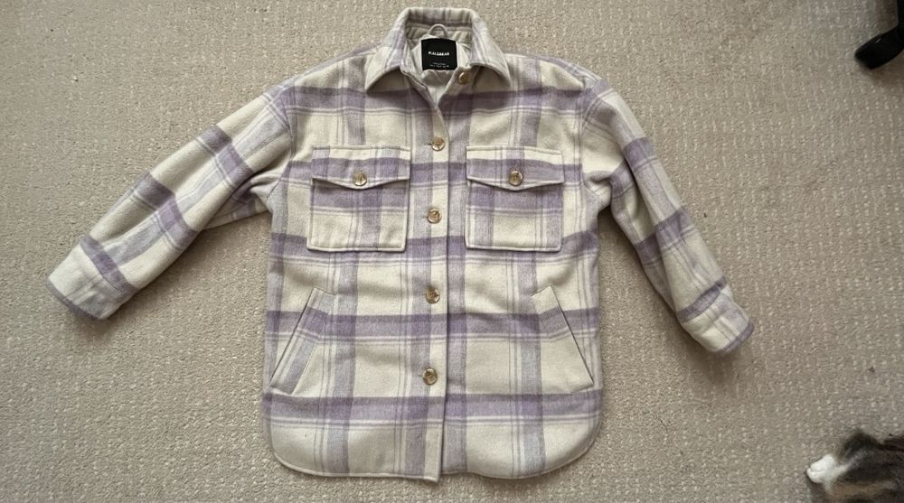 Geaca imblanita Pull&Bear mar.M si geaca mar.S