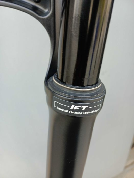 Вилка Формула ThirtyFive 29/140мм 27,5" Air 160mm 15x100 mm Tapered