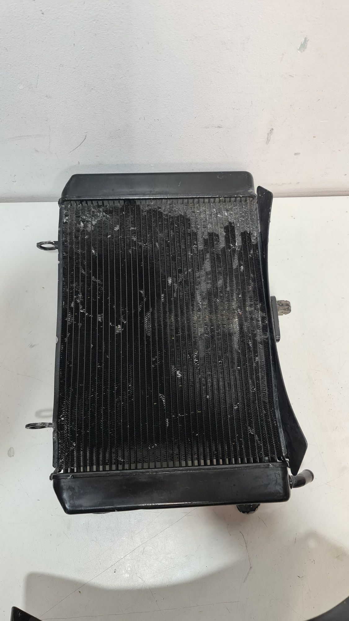 Vand radiator Suzuki GSR 600 2008 / stop / bord