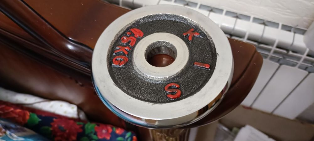 Блин для гантели 1.5 кг новый .