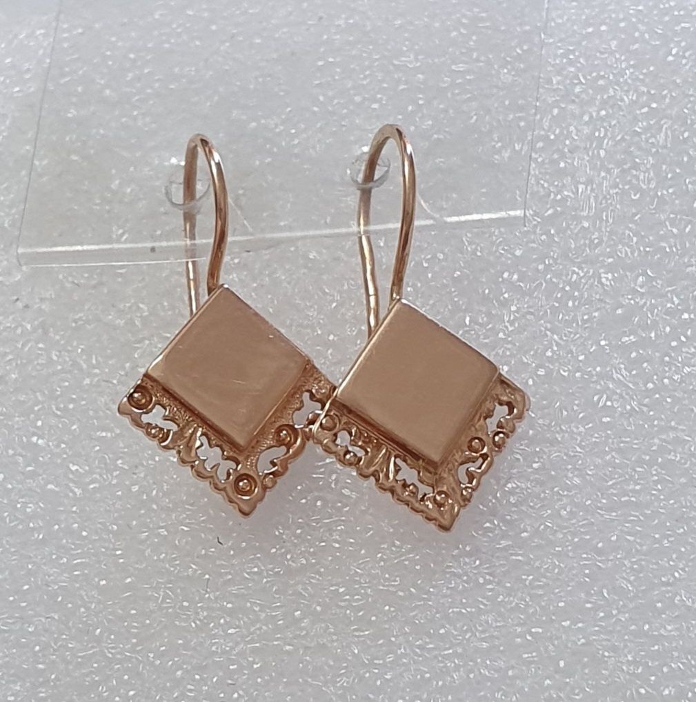 Серьги   салфетки.