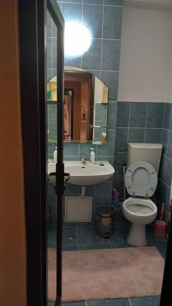 Închiriez apartament