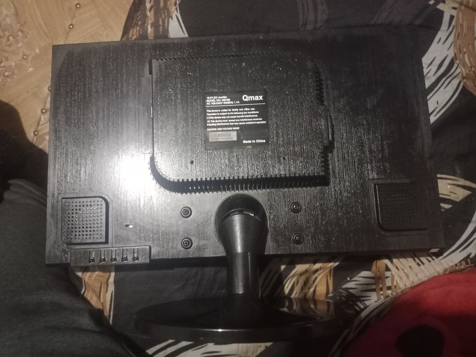 Продам монитор Qmax