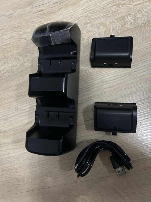 Suport de incarcare Duo + 2 baterii pentru XBOX