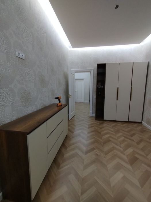 Комод большой.  шкаф