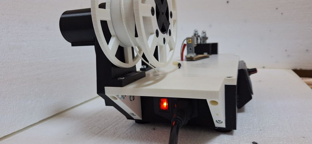 Masina pentru filament 3d DIY din sticle PET