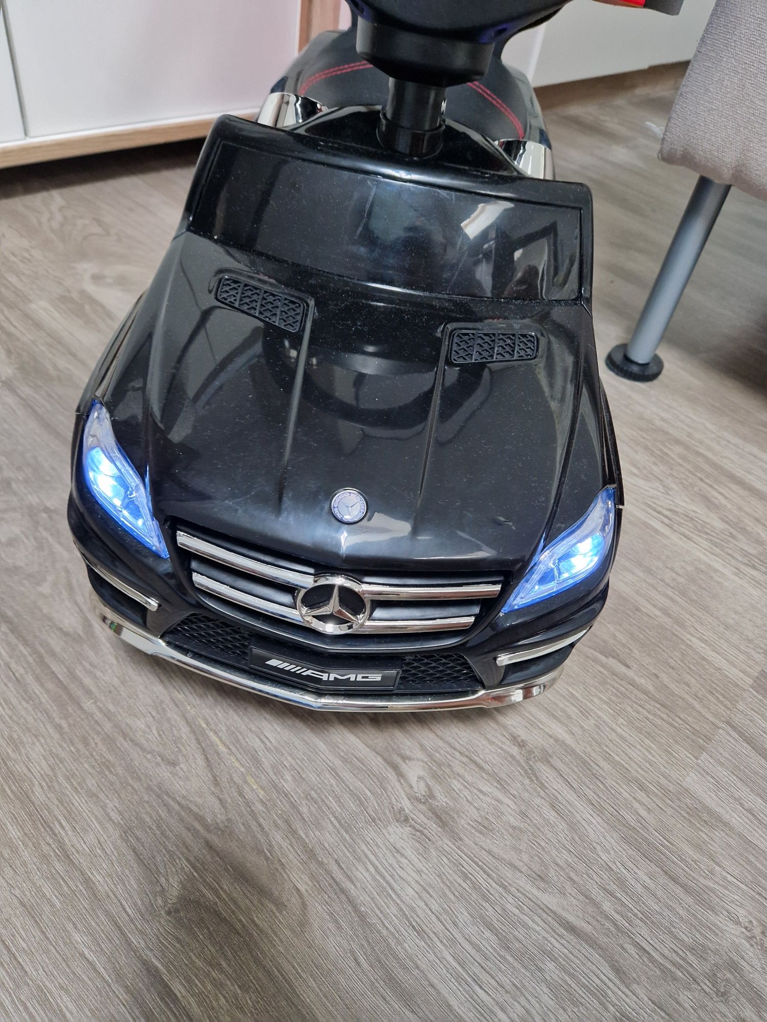 Masinuta ride-on, MERCEDES AMG C63, Multifunctionala, Cu maner