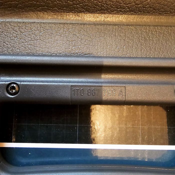 Щора за багажник Фолксваген Тоуран 2010-2015