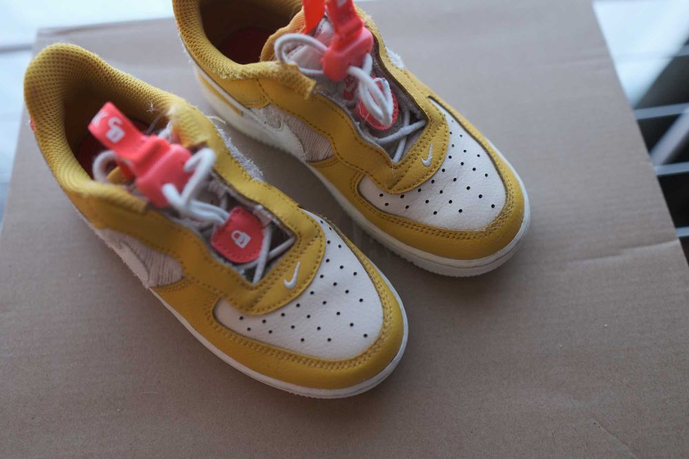 Nike Air и непромокаеми Боти за момичета
