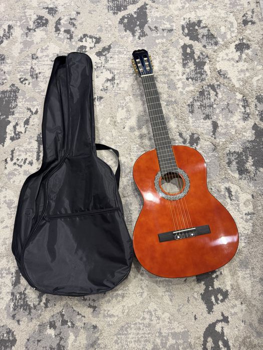 Гитара 6 струн! В отличном состояние