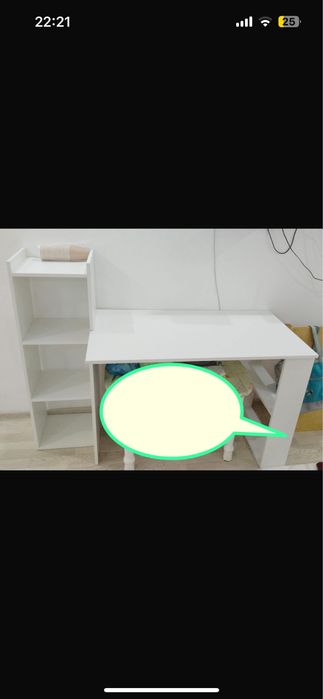 Парта с полкой. Состояние отличное . Цена оканчатеоьно