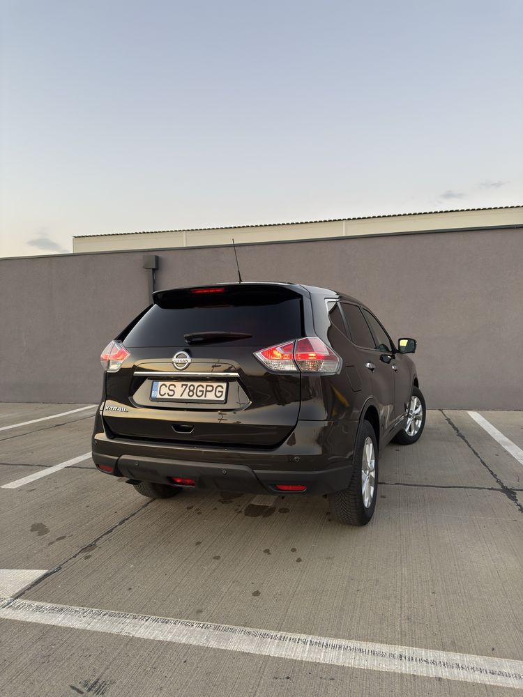 Nissan X-Trail//1.6 dci/Automat//2015