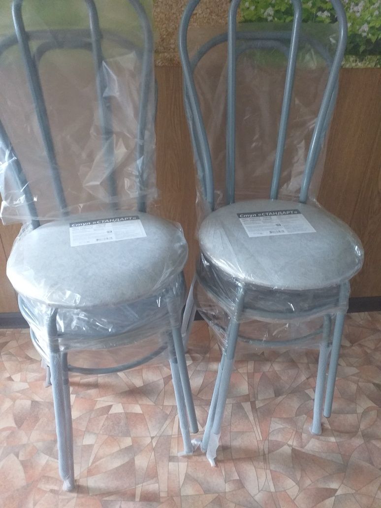 Продам стулья новые