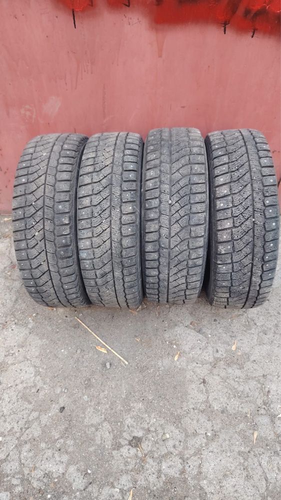 Продам шины зимние