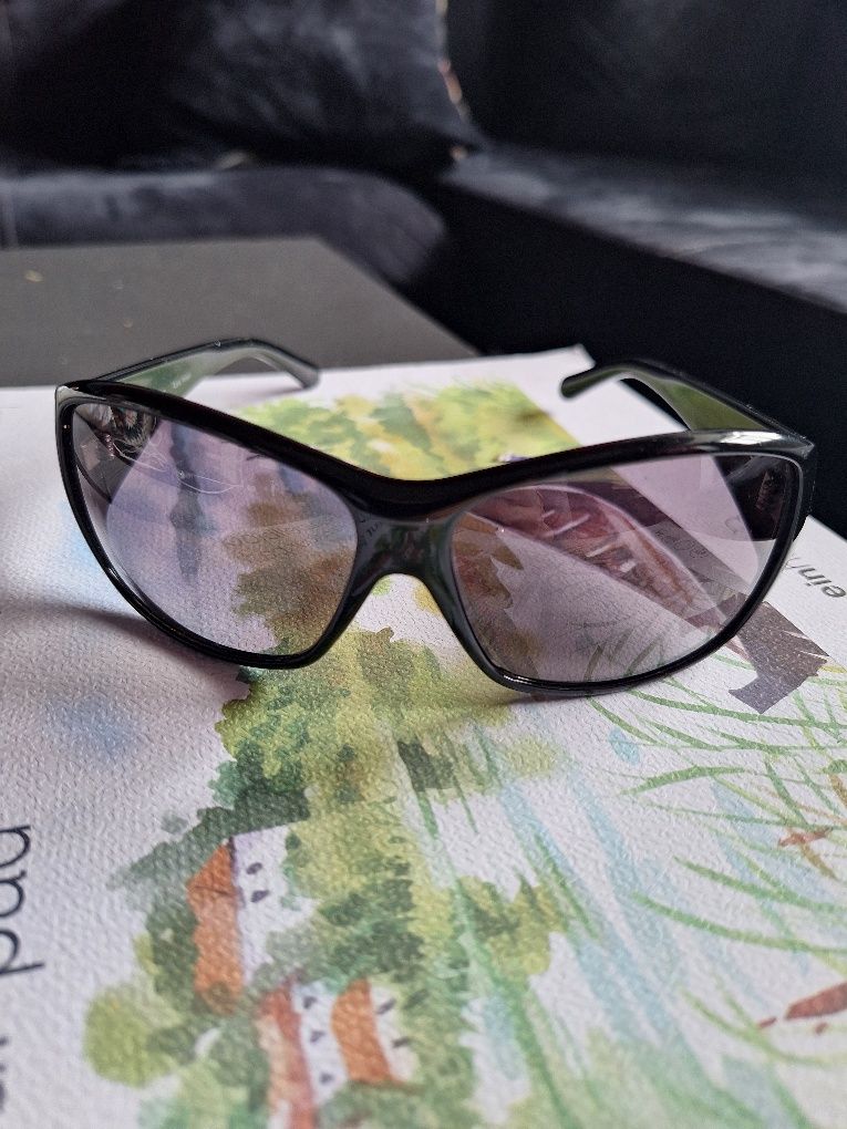 Calvik Klein нови дамски слънчеви очила