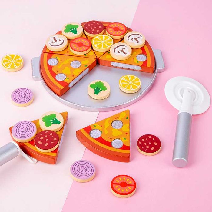 Дървен комплект Пица - рязане, гарниране и сервиране в една игра