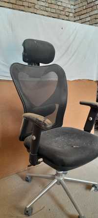 Офисные сеточные кресло