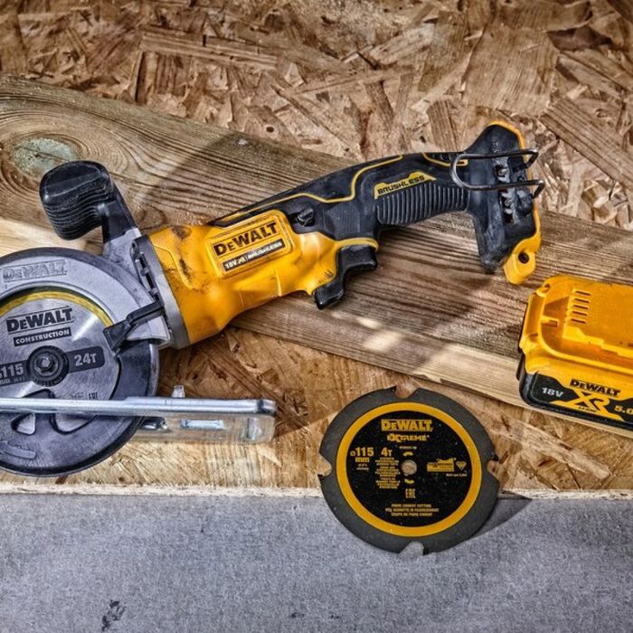 DEWALT DCS571N Акумулаторен циркуляр без батерии и зарядно устройство