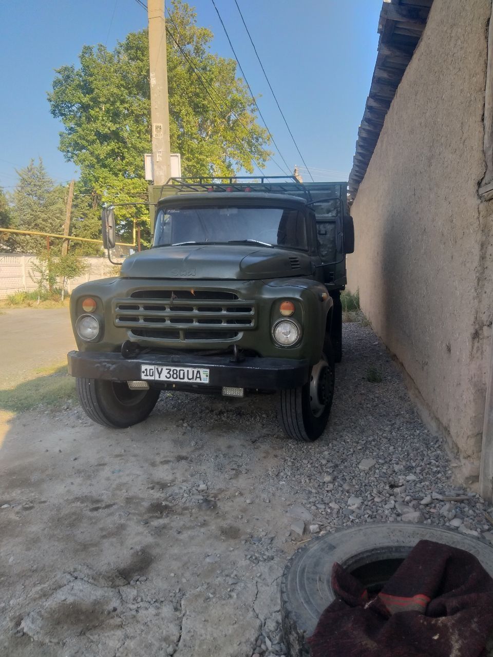 Zil selxoz sotiladi 9000$