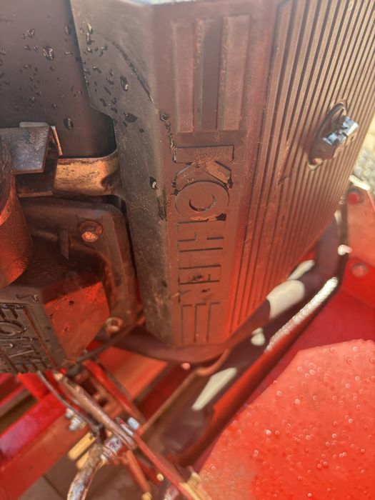 Tractor de tuns iarba