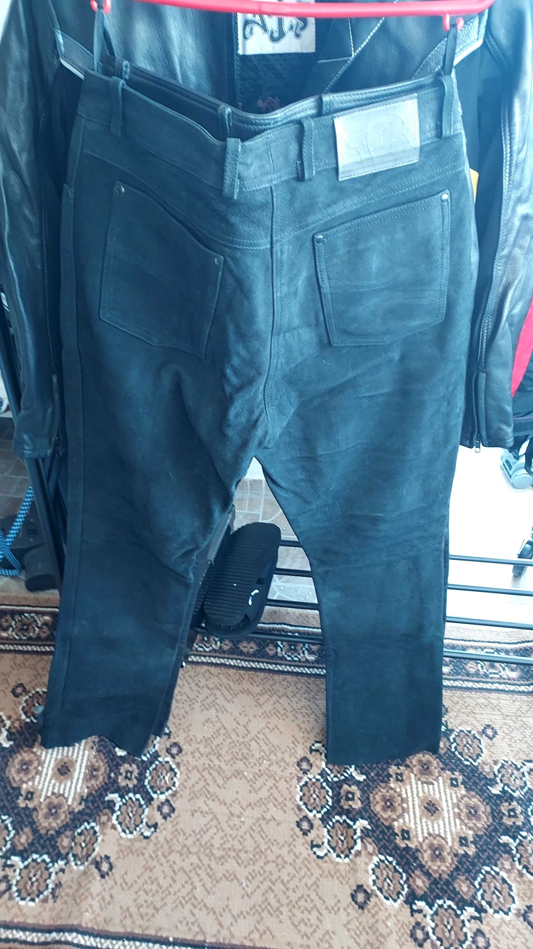 Pantaloni pentru motocicleta