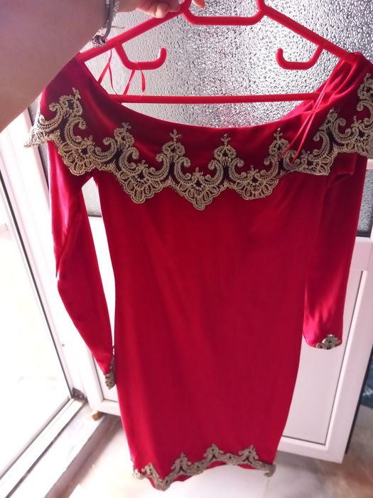 Vând rochita o singura purtare mărimea S 50 lei